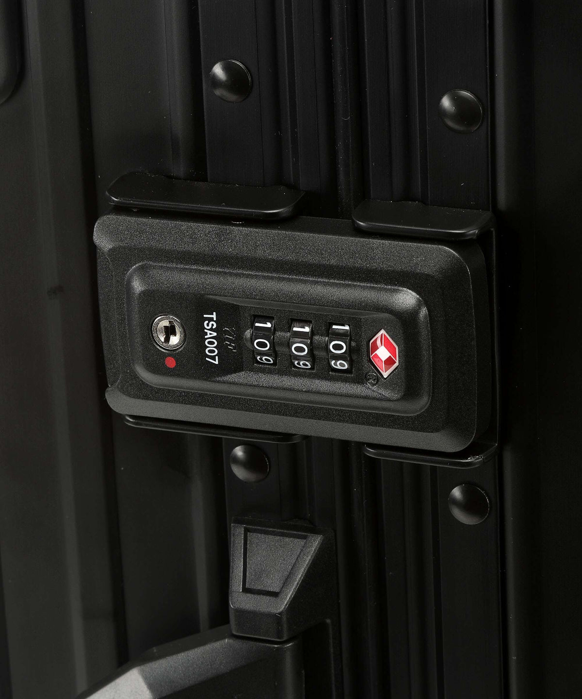 Aleon 21 International Spinner (4 wheels) onyx