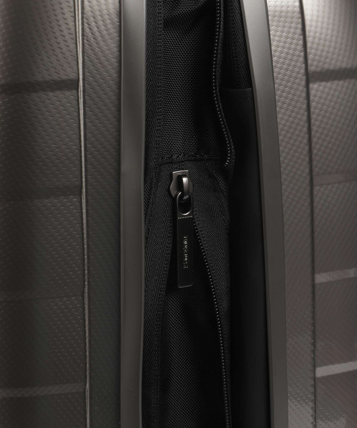 Samsonite Attrix EXP Spinner (4 wheels) dune