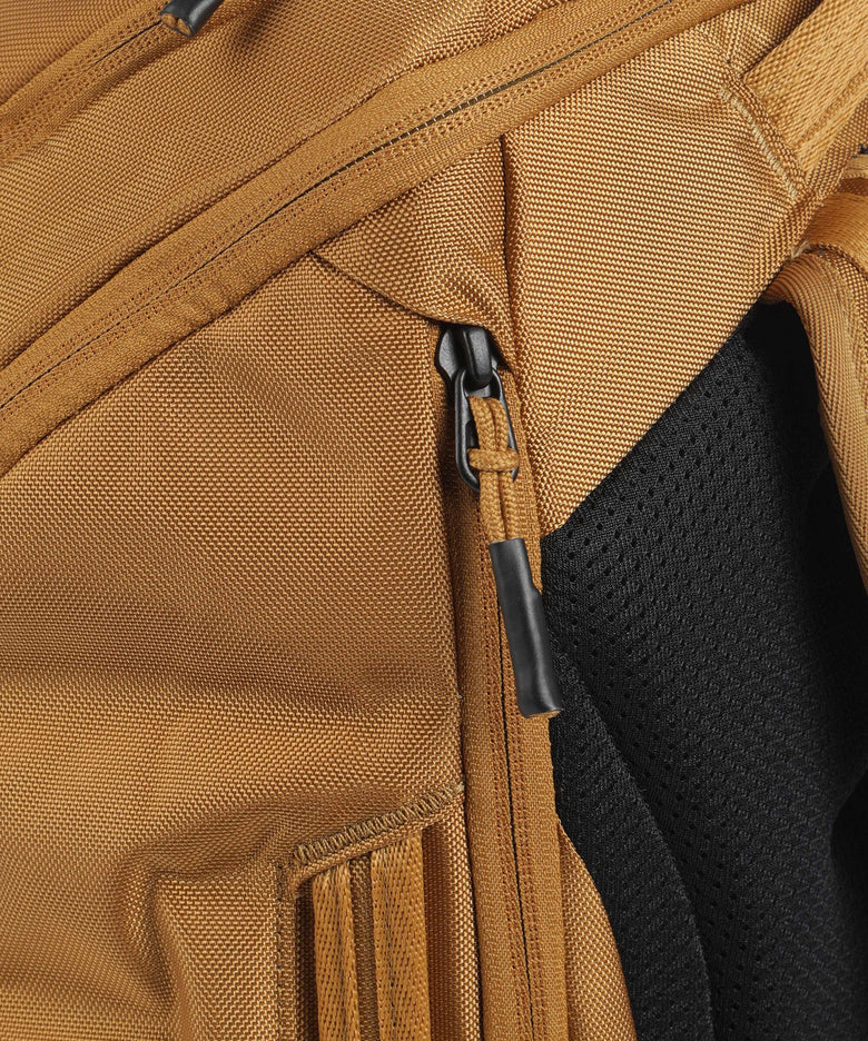 Thule Chasm 26 Backpack golden