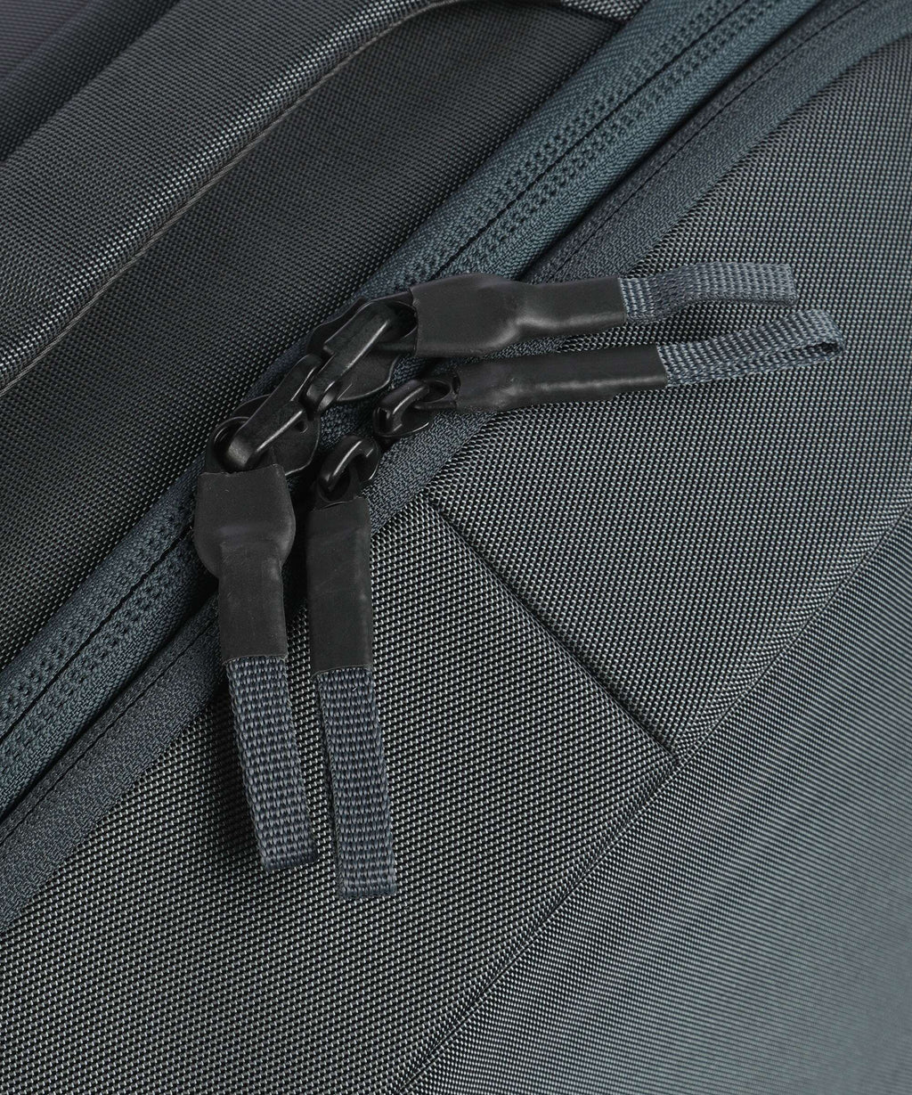 Thule Subterra 2 S Spinner (4 wheels) dark slate