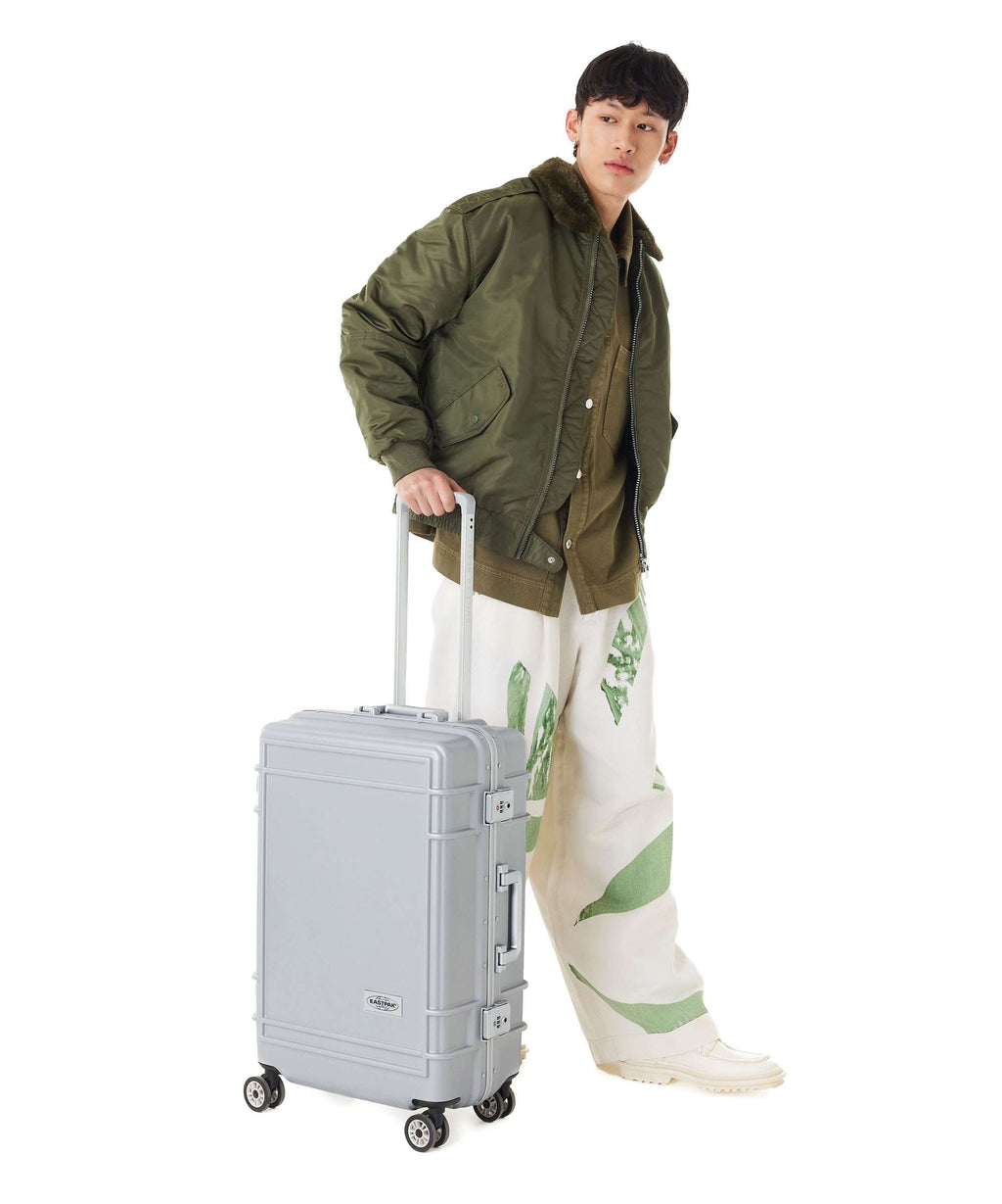 Eastpak Resist'R Case Spinner (4 wheels) metal silver