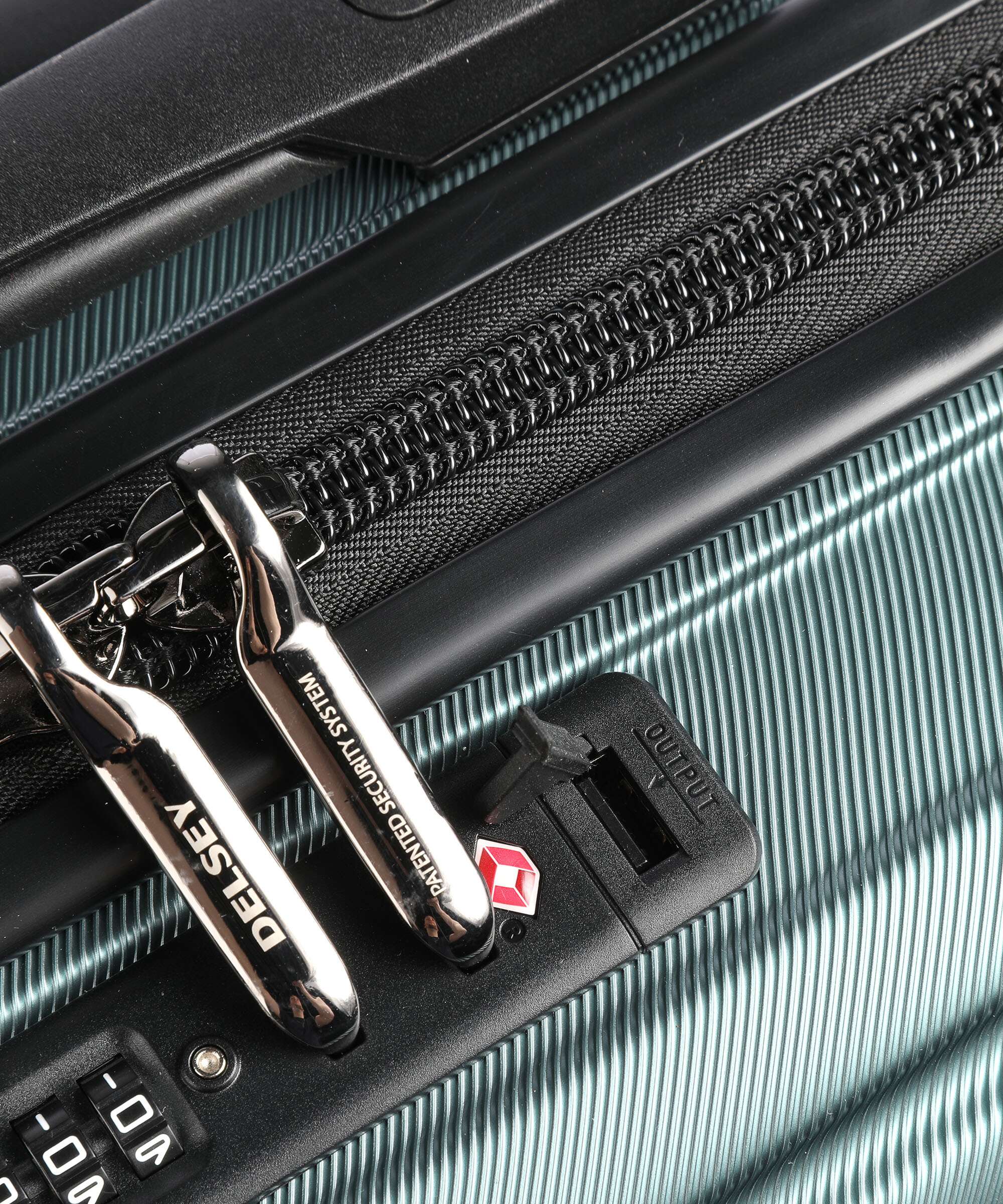 Delsey Paris Shadow 5.0 Spinner (4 wheels) grün