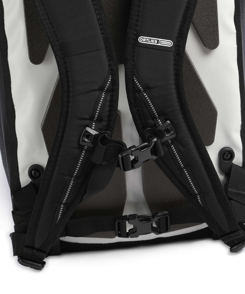 Ortlieb Velocity Design 23 Rolltop backpack peelinbg paint