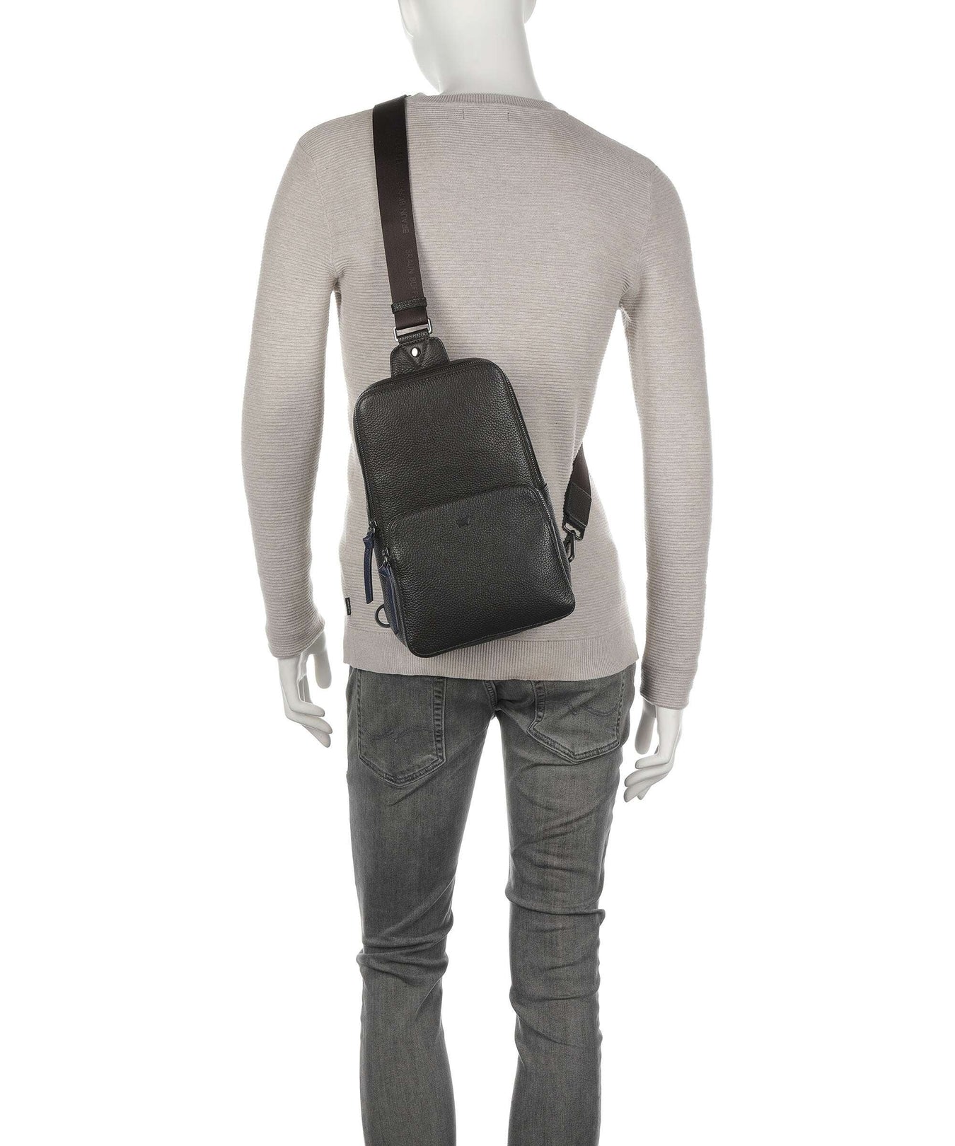 Braun Büffel Novara Sling bag choco