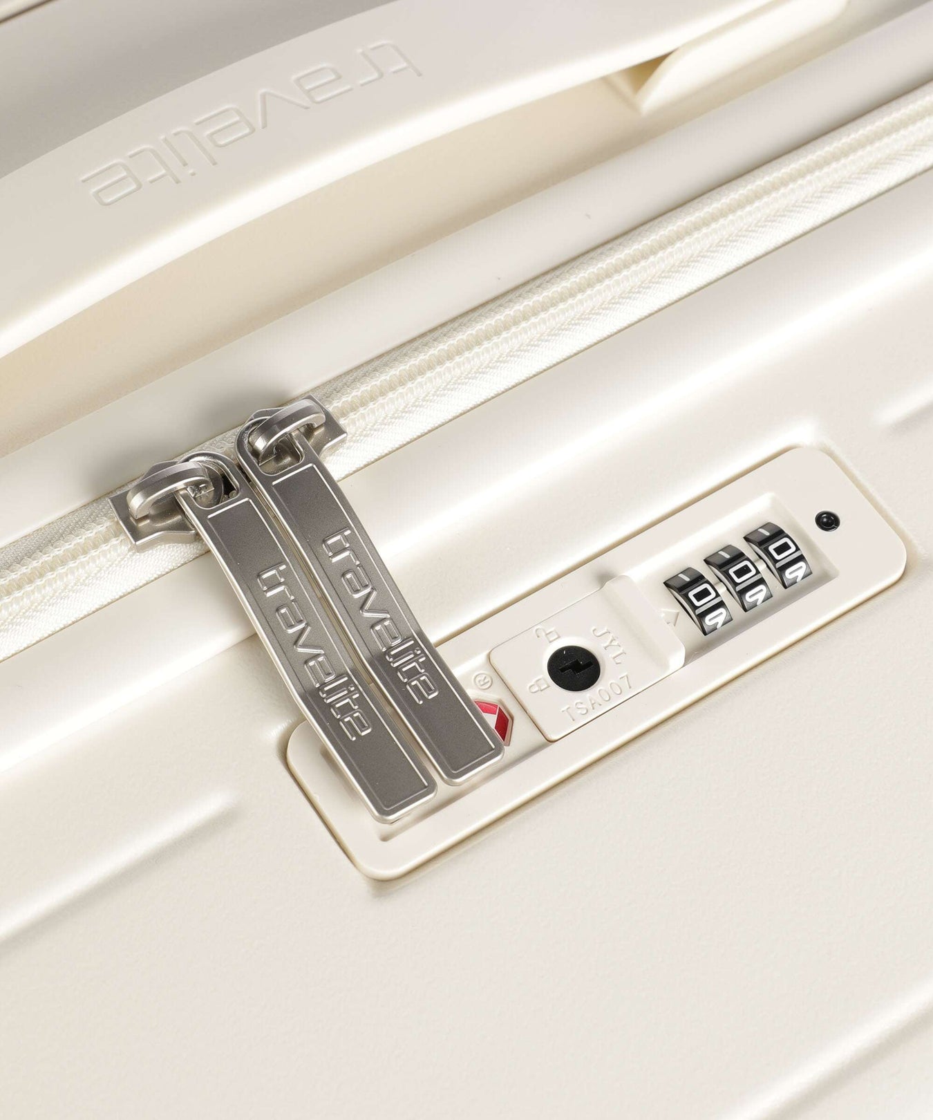 Travelite Panello Spinner (4 wheels) ivory