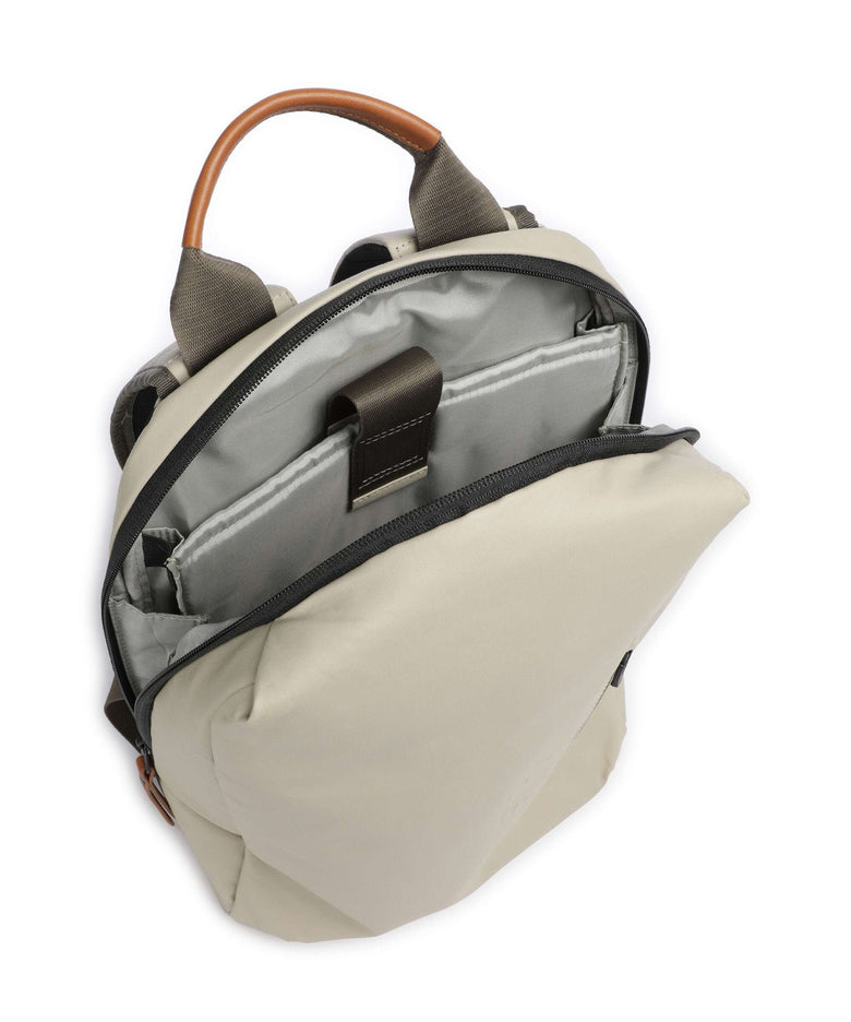 Aunts & Uncles Japan Kumotsu Backpack dust