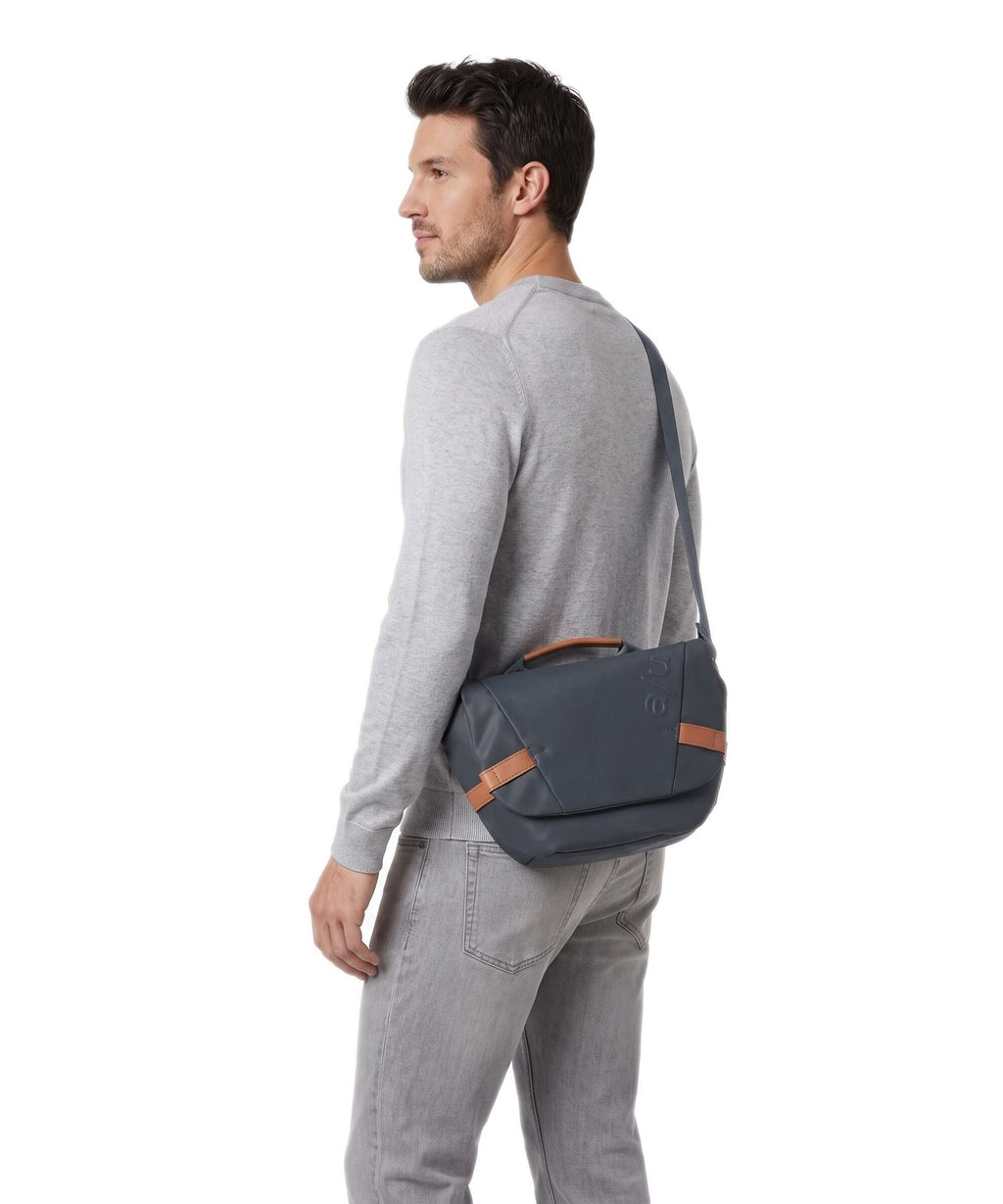 Aunts & Uncles Japan Kazo Crossbody bag cosmic void