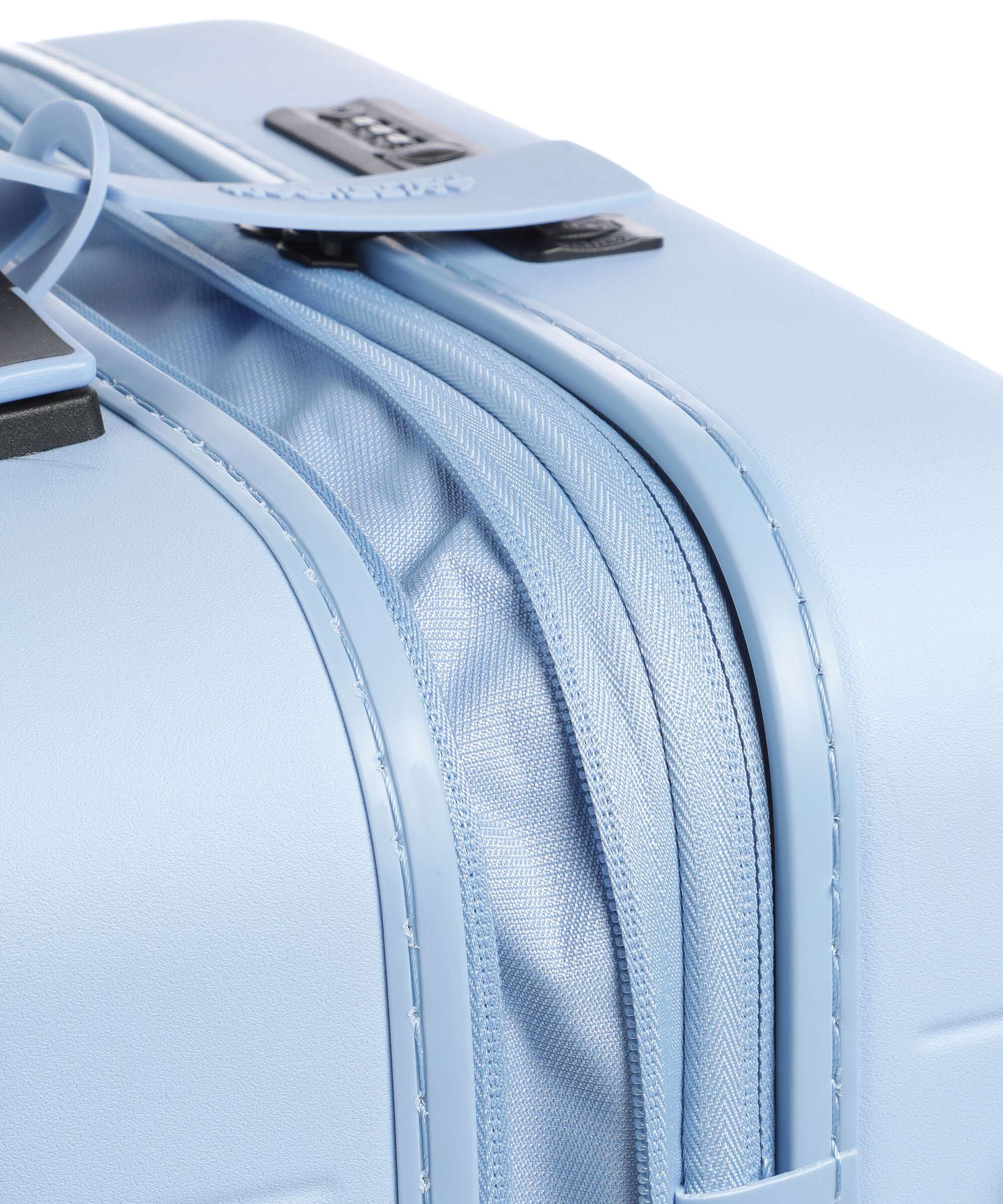 American Tourister Novastream Spinner (4 wheels) pastel blue