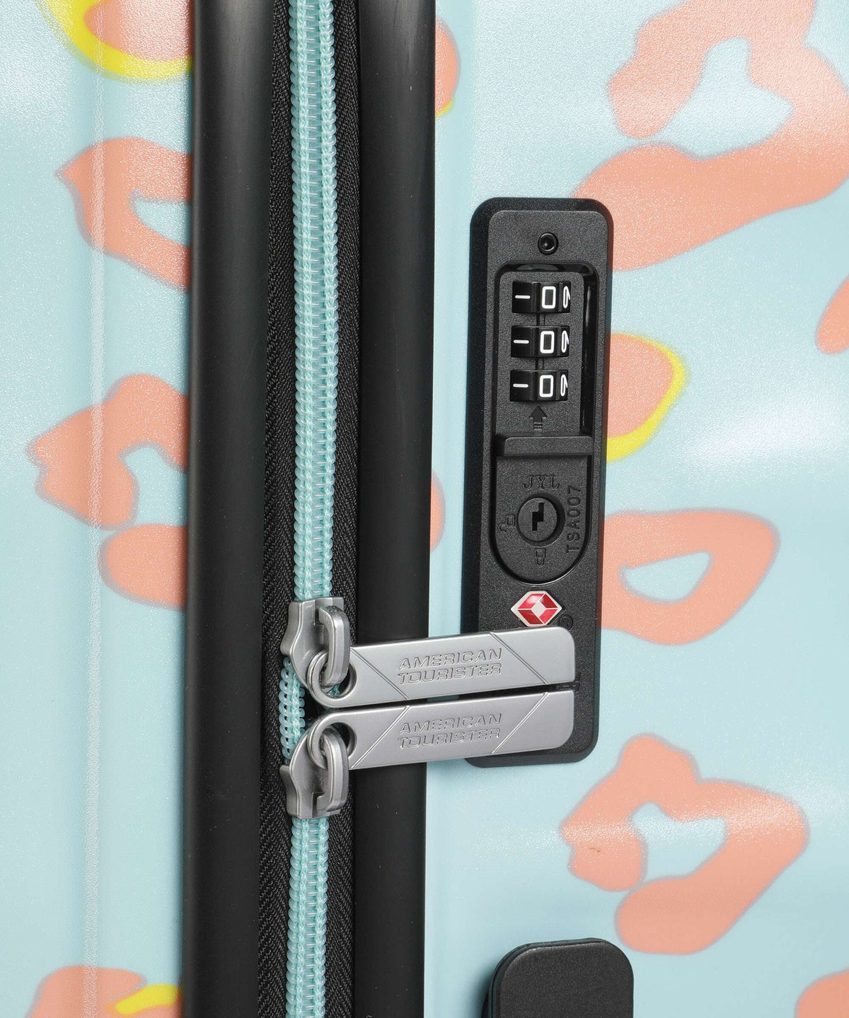 American Tourister Wavebreaker Disney Spinner (4 wheels) minnie pastel dots