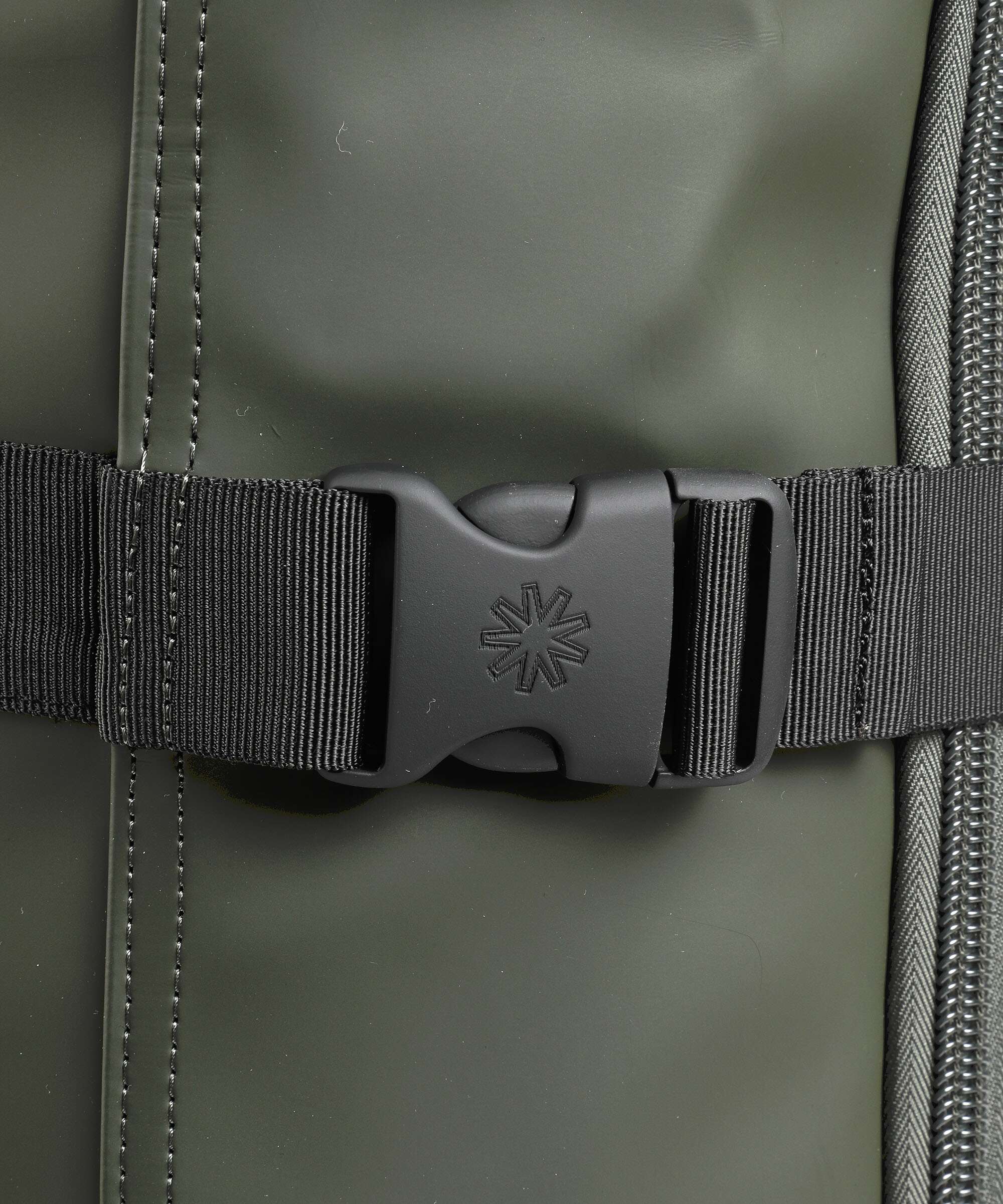 Rains Texel Travel bag with wheels green