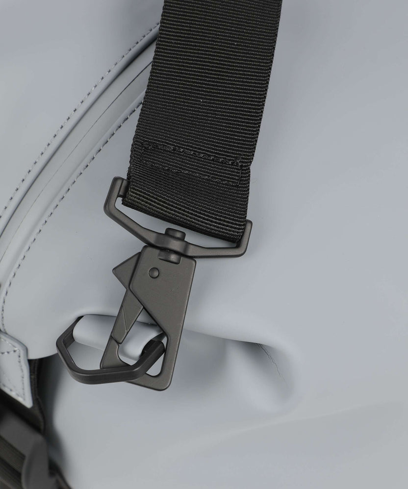 Rains Hilo Weekend bag pool