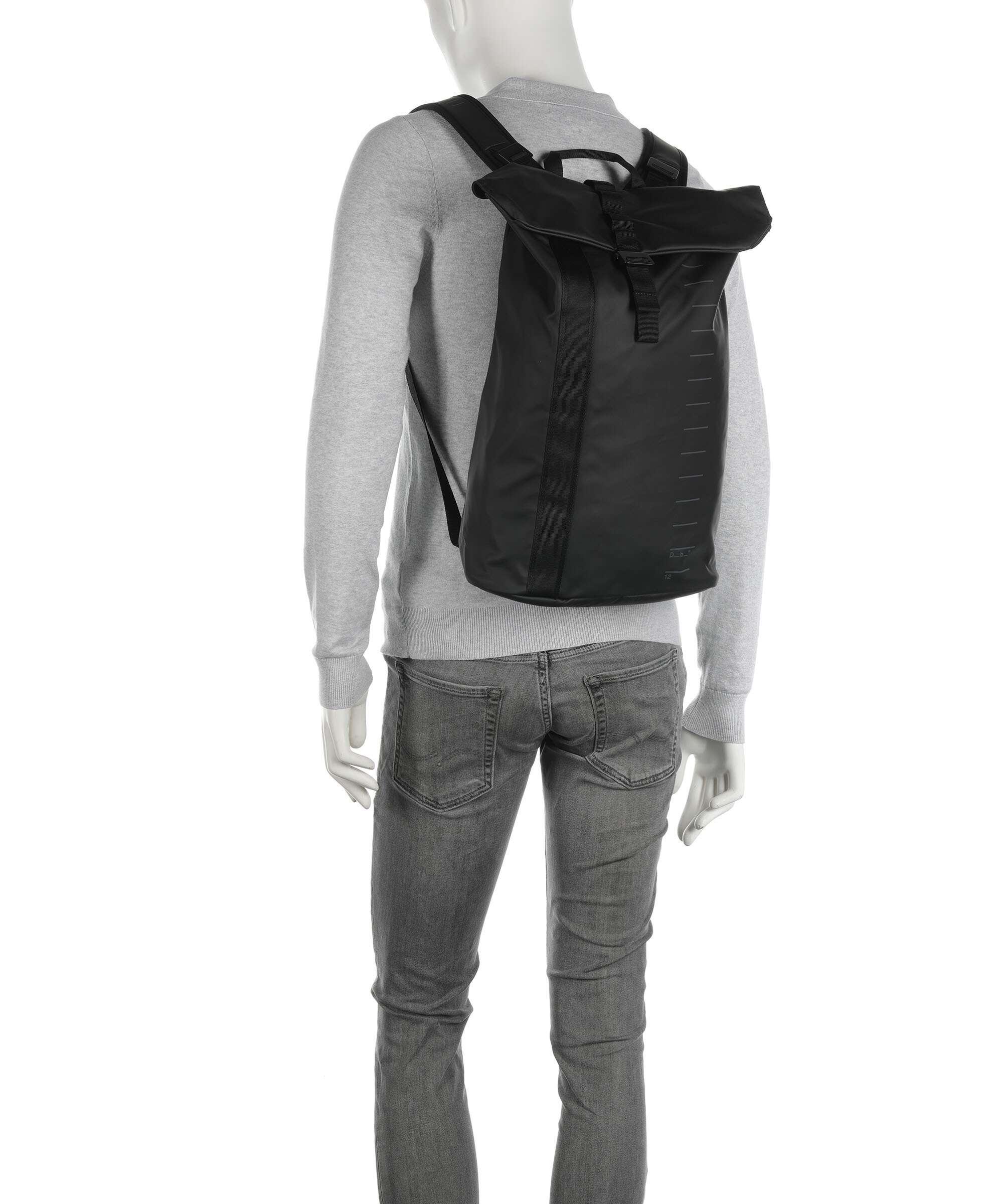 Db Essential 12 Backpack black out