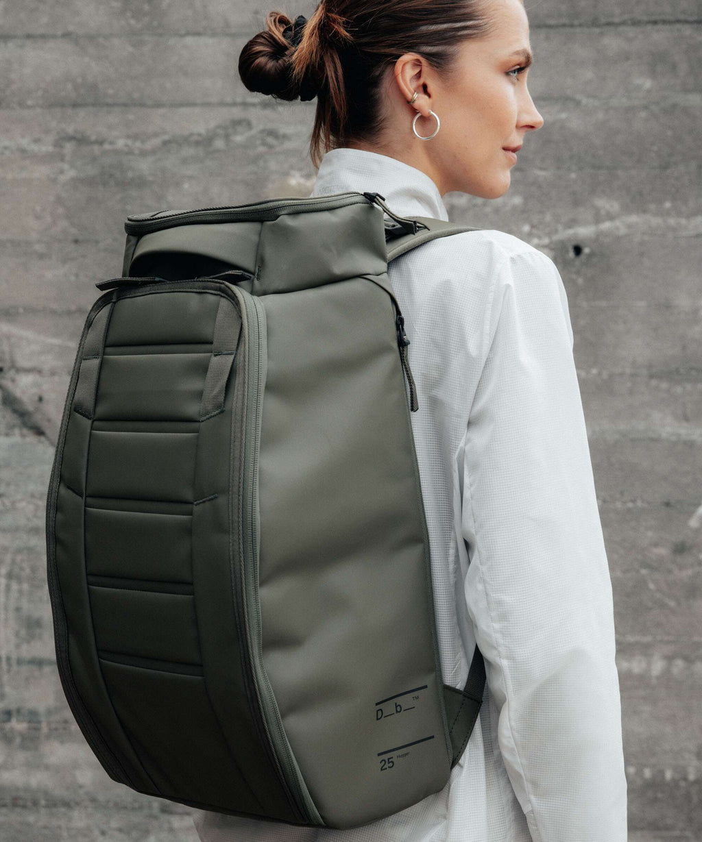 Db Hugger 25 Backpack black out