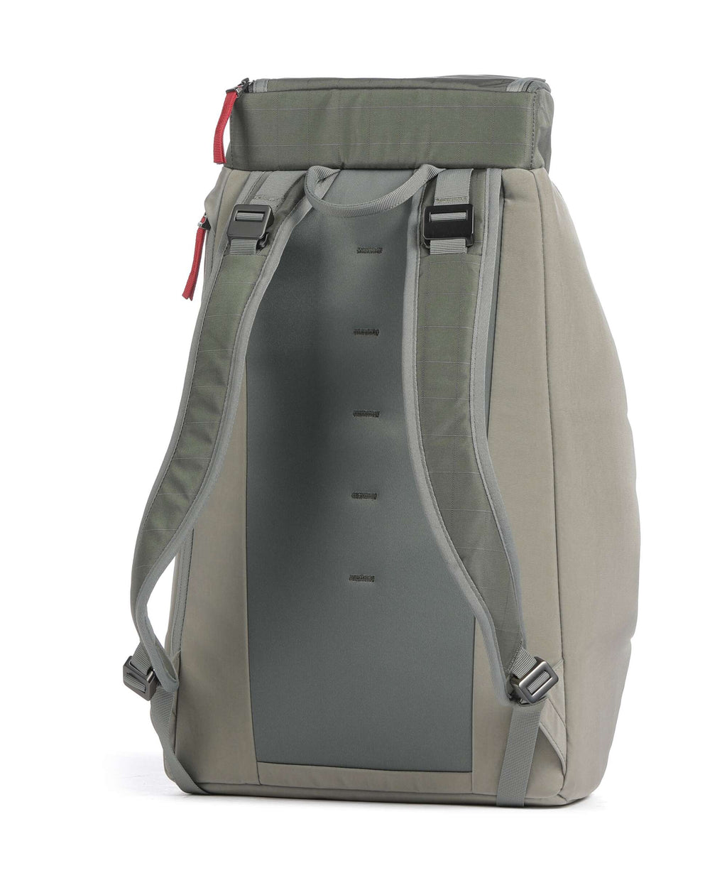 Db Hugger 30 Backpack basil green