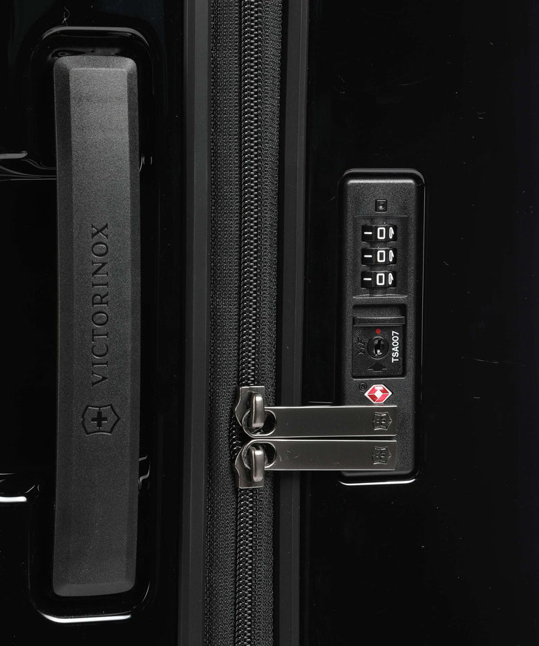 Victorinox Airox Medium Spinner (4 wheels) black