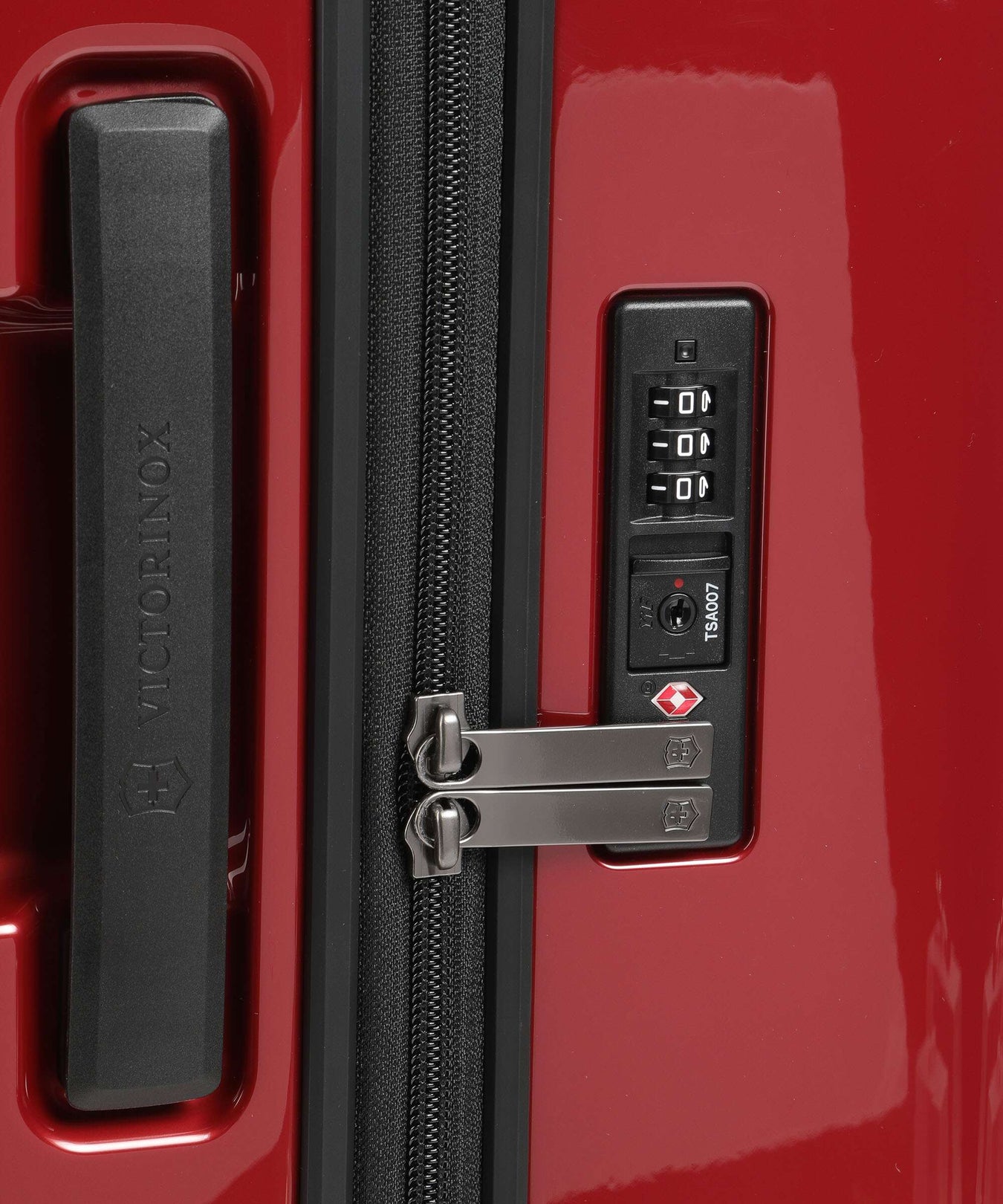 Victorinox Airox Medium Spinner (4 wheels) victorinox red