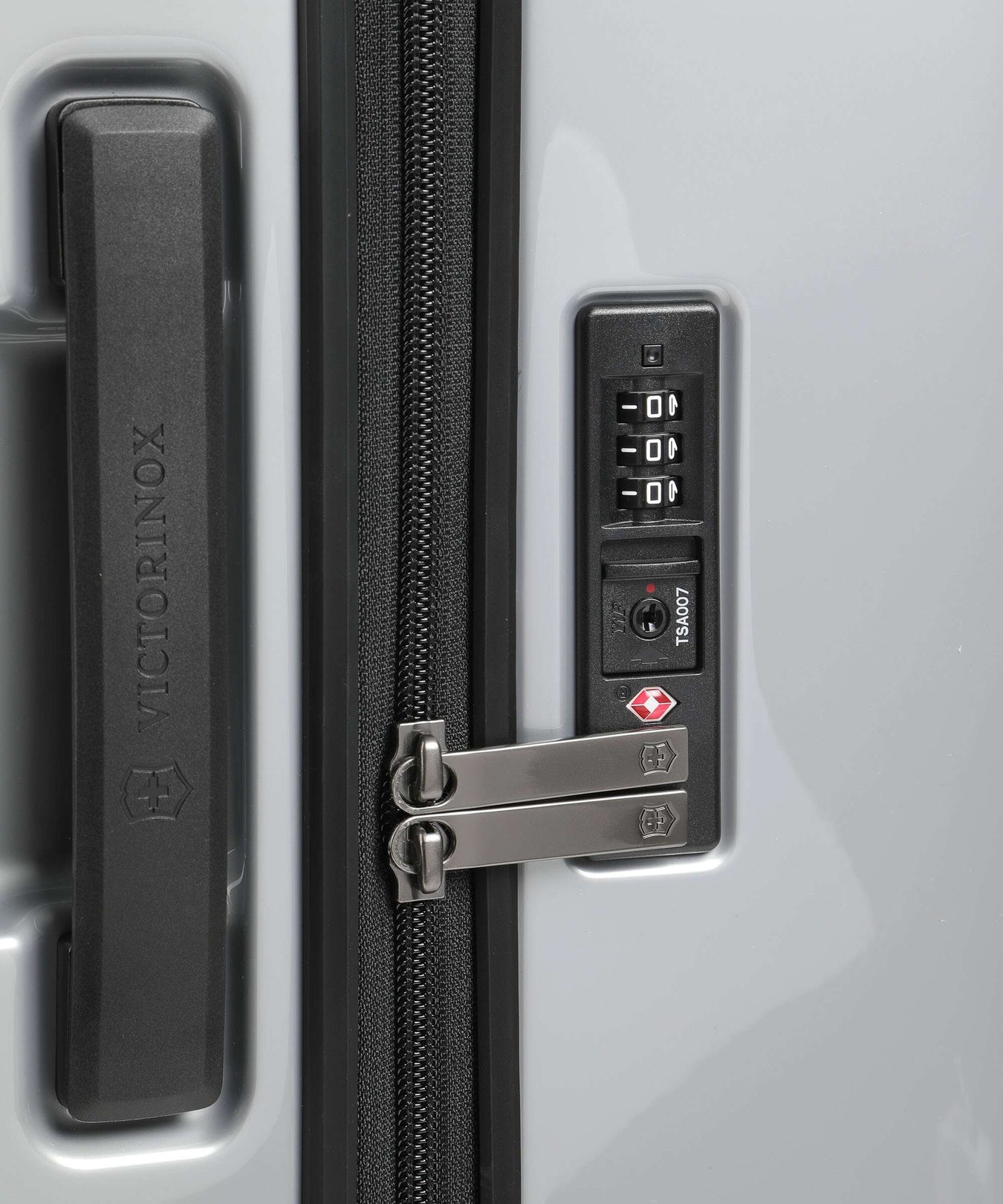 Victorinox Airox Large Spinner (4 wheels) silver