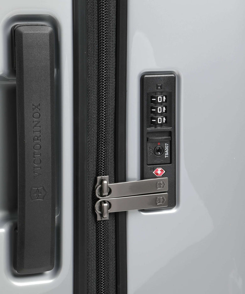 Victorinox Airox Large Spinner (4 wheels) silver