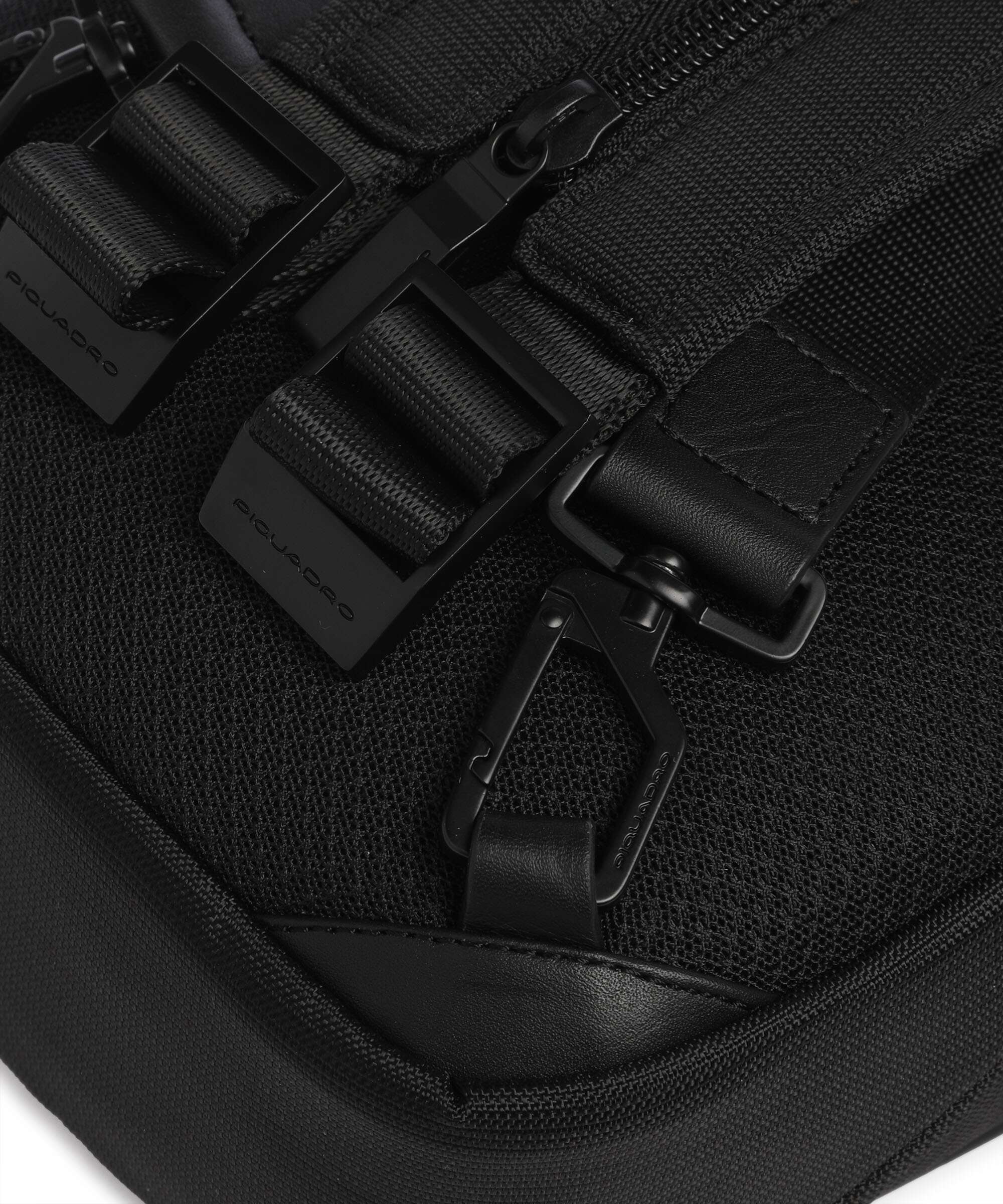 Piquadro S136 Sling bag black