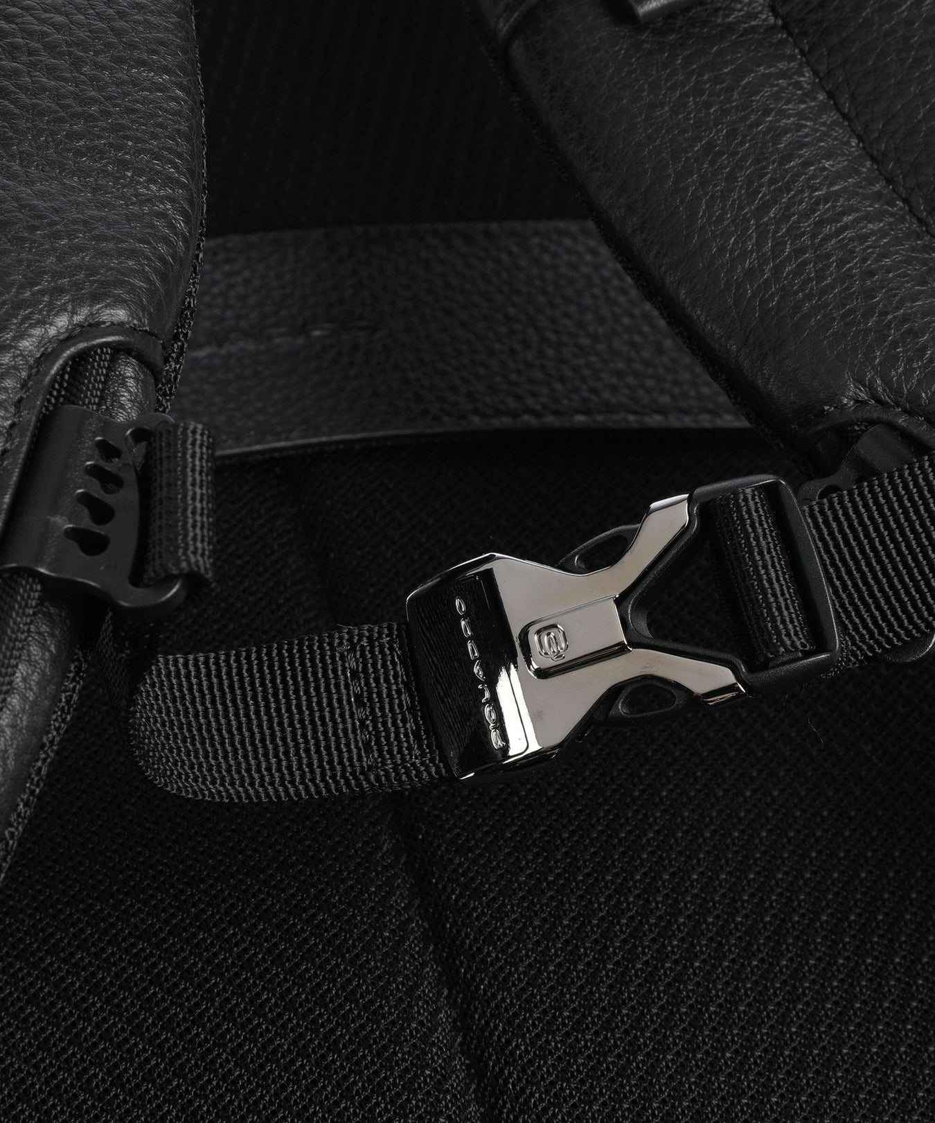 Piquadro Modus Special Travel backpack black