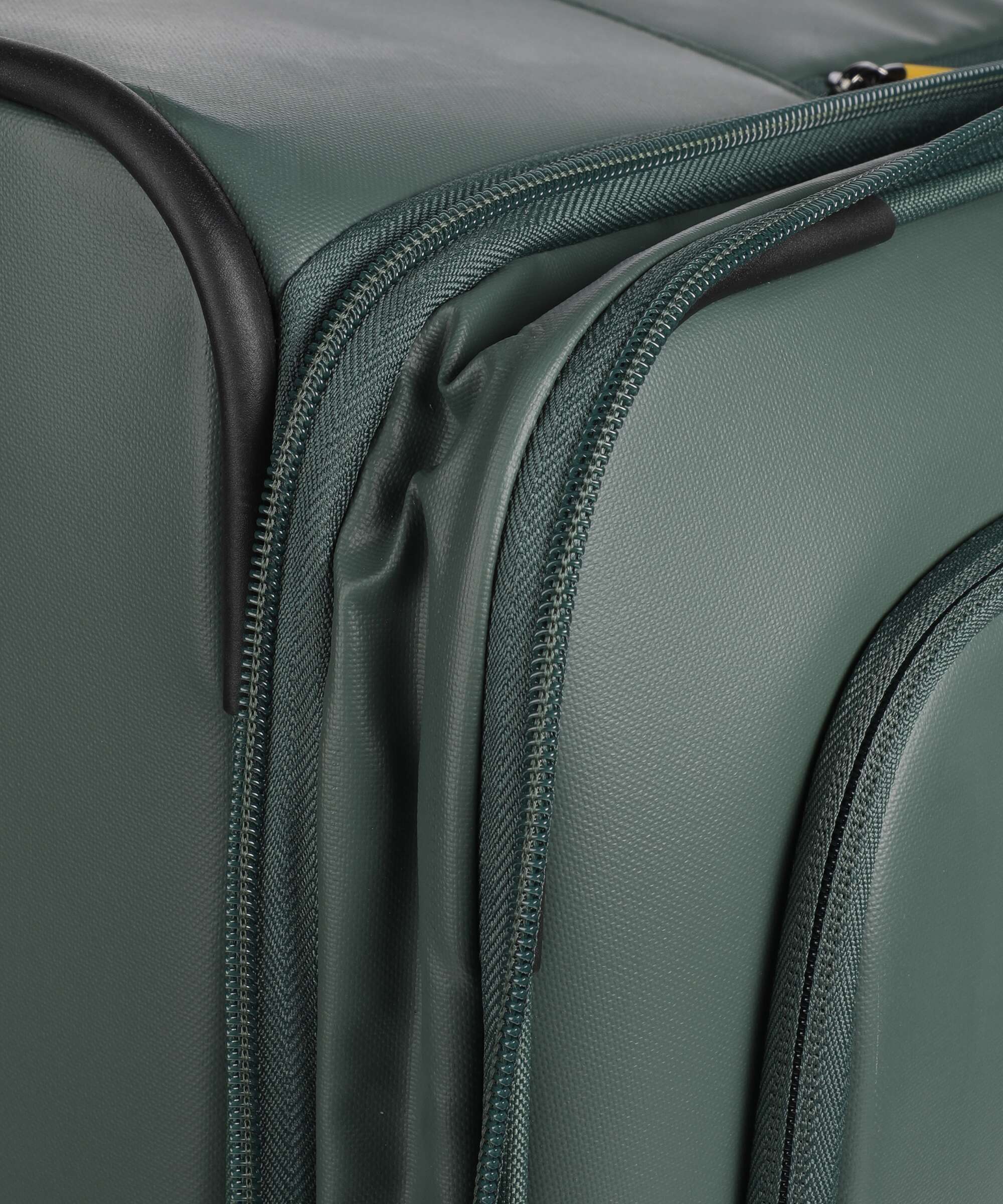 Mandarina Duck Eco Coated Spinner (4 wheels) deep green