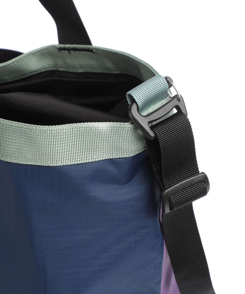 Topo Designs Mountain Utility Hobo bag midnight/loganberry