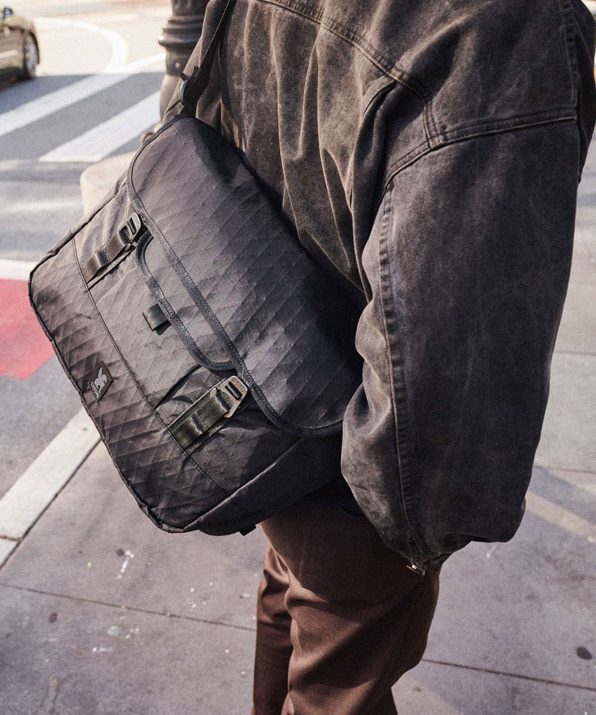 Chrome Midtown 20 Messenger bag sandstone