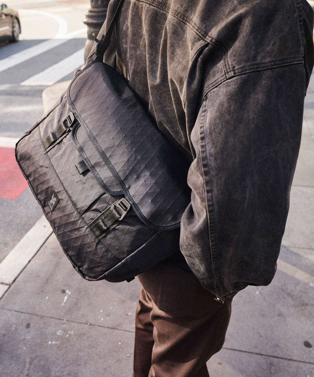Chrome Midtown 20 Messenger bag sage
