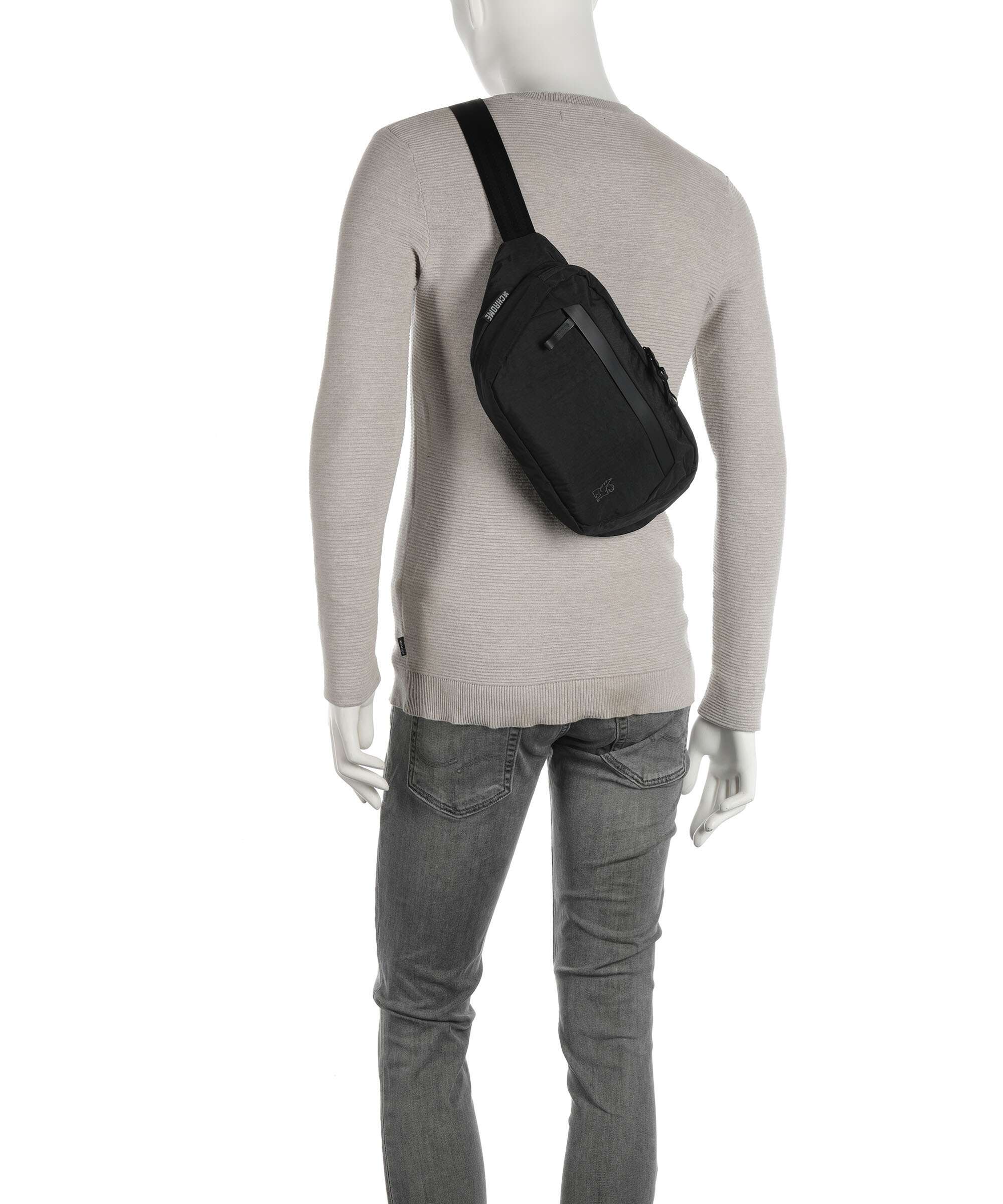 Chrome District Collection Sabin 6 Belt bag black