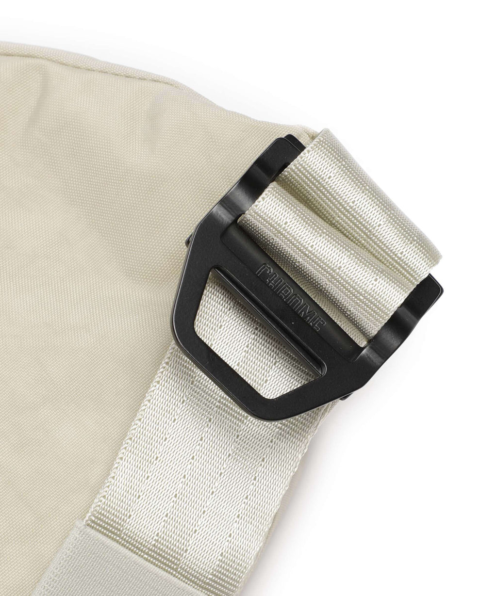 Chrome District Collection Sabin 6 Fanny pack sandstone