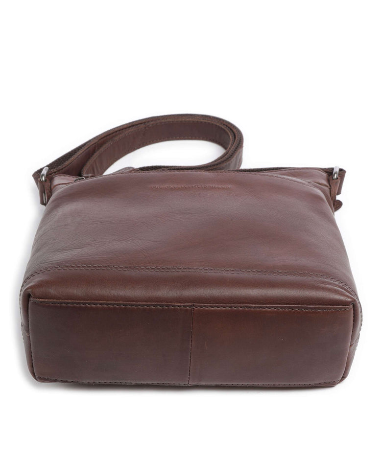 The Chesterfield Brand Cow Wax Pull Up Almeria Crossbody bag brown