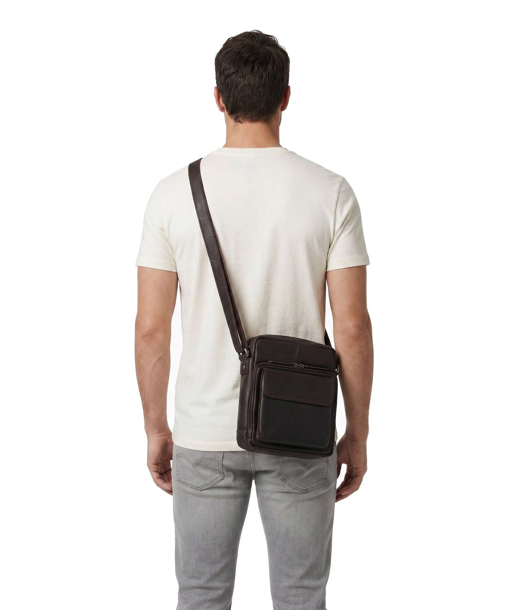 The Chesterfield Brand Wax Pull Up Cow Montira Crossbody bag brown