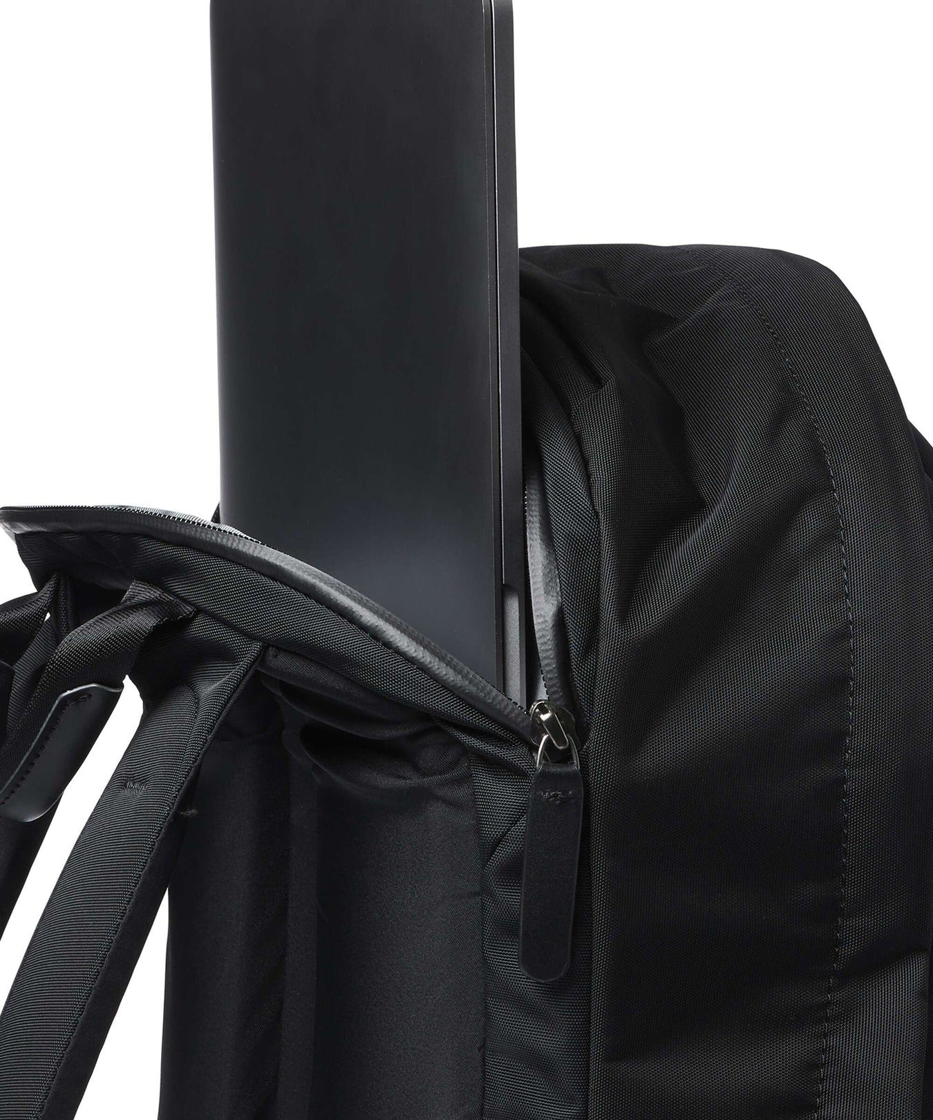 Bellroy Classic 24L Plus Backpack black
