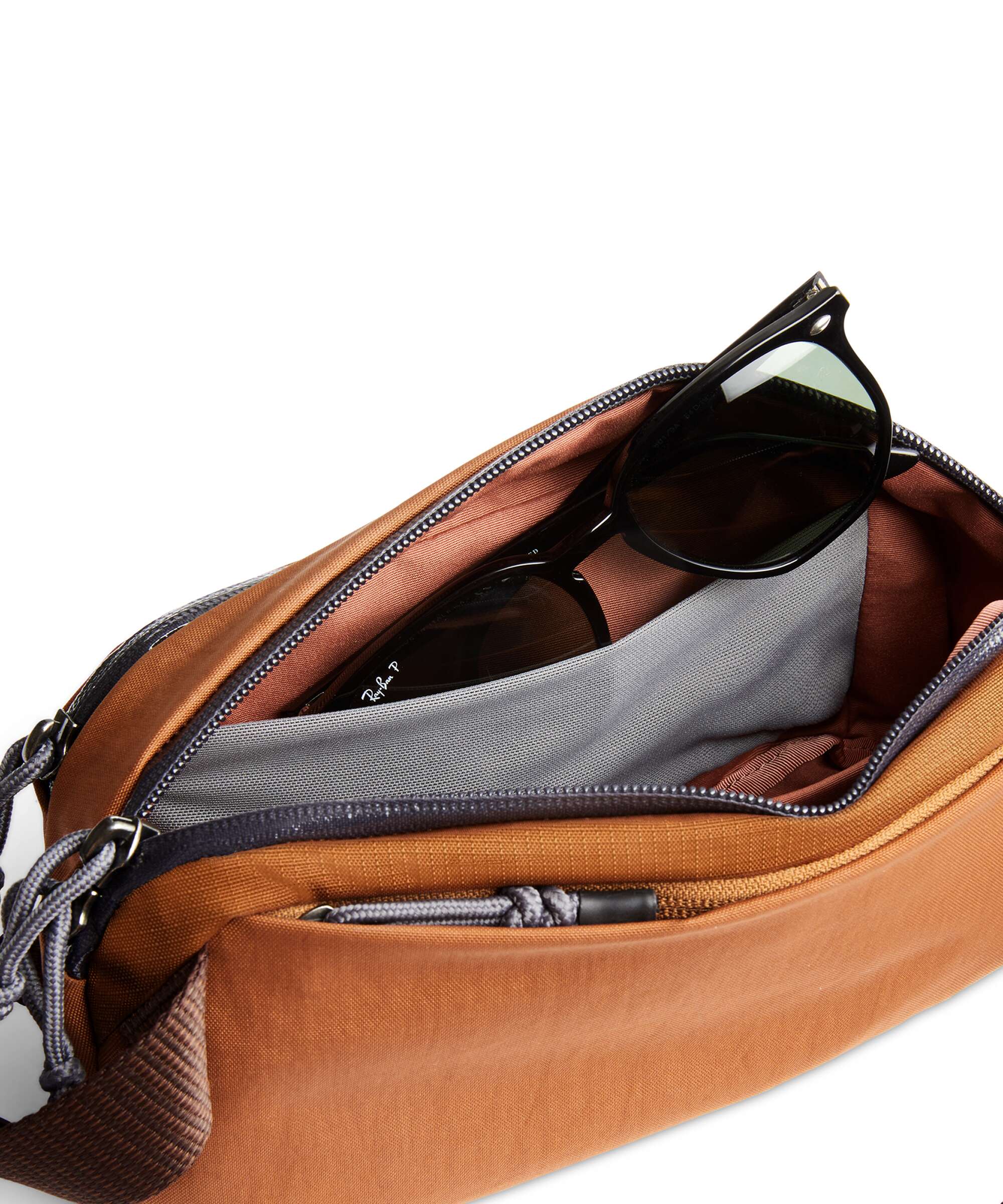 Bellroy Venture 2.5 Ready Belt bag bronze