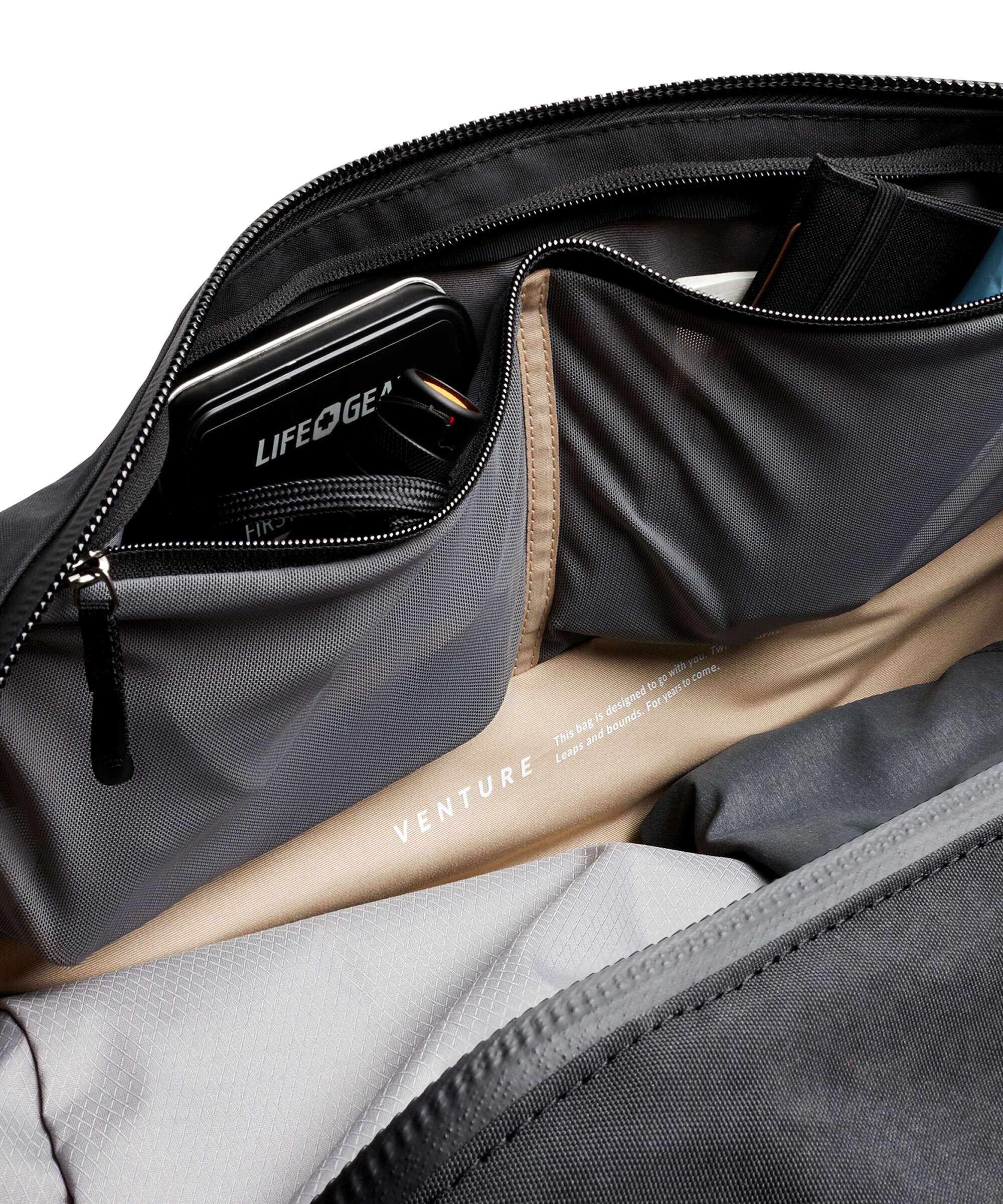 Bellroy Venture 40L Weekend bag black